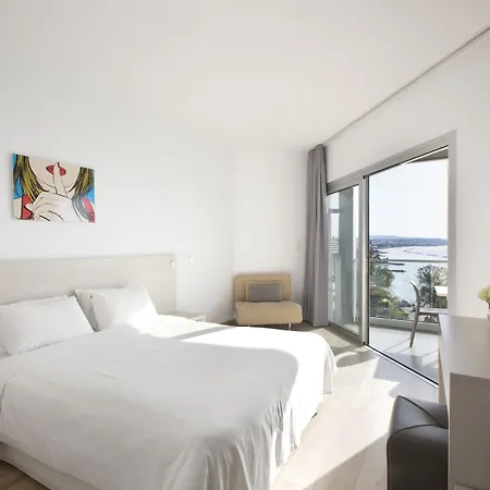 מלון Harmony Bay 3*