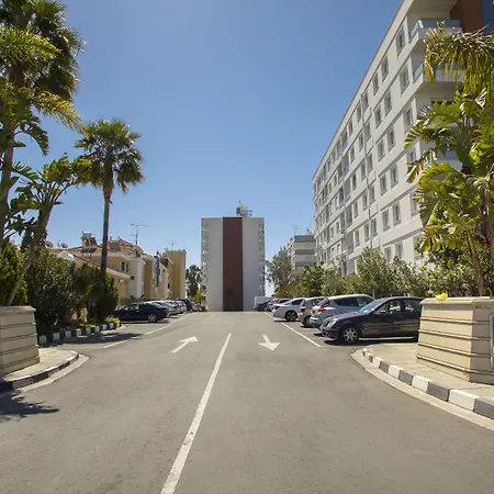 Harmony Bay מלון לימסול