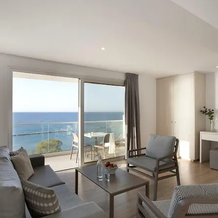 Harmony Bay מלון 3*