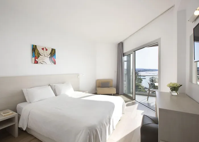 Ξενοδοχείο Harmony Bay 3*