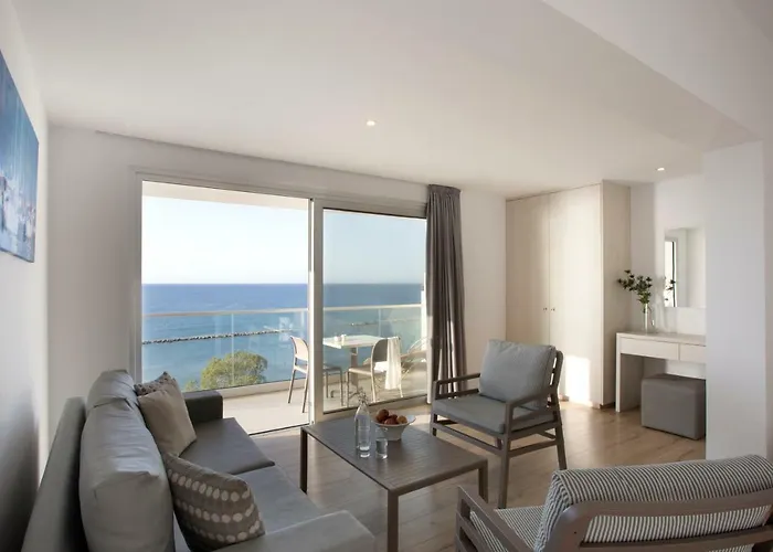 Harmony Bay Ξενοδοχείο 3*